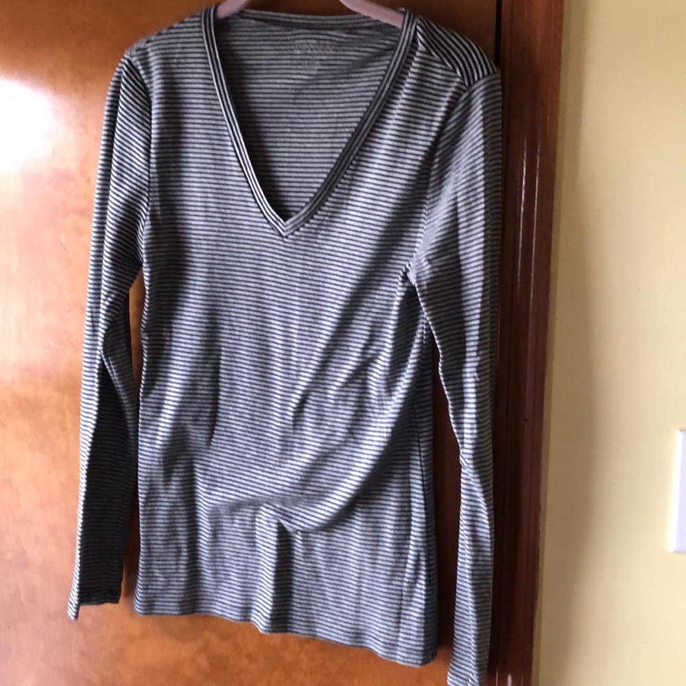 Old navy tee